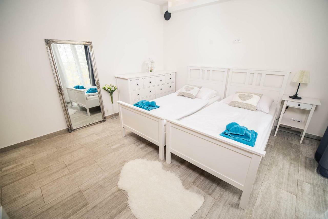 Apartmany U Orecha Boretice Exterior photo