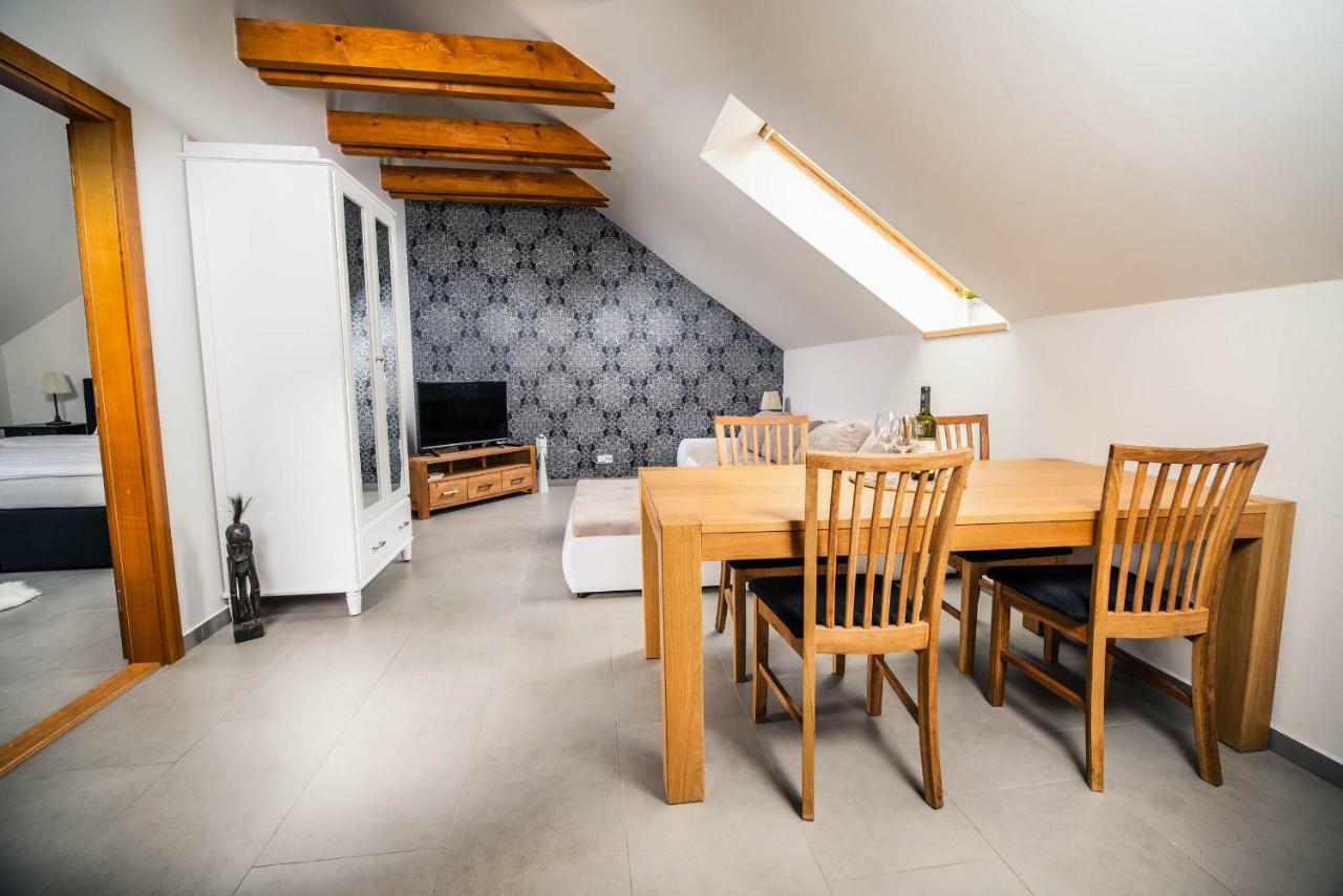 Apartmany U Orecha Boretice Exterior photo