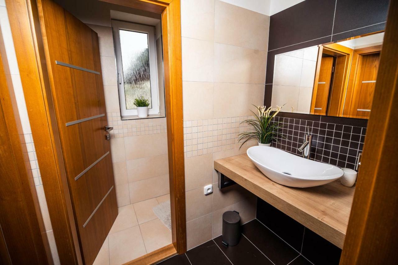 Apartmany U Orecha Boretice Exterior photo